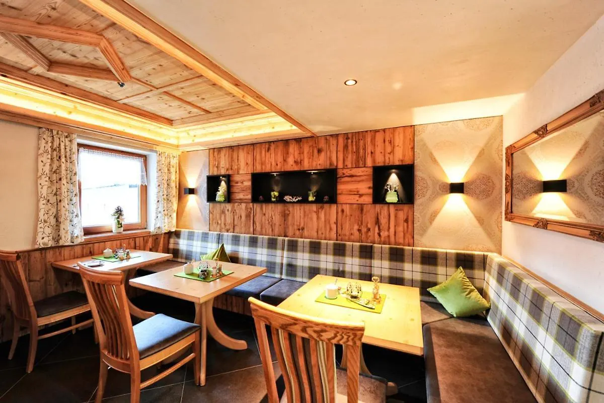 Hotel Garni Stefanie Ischgl